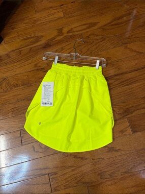 098. Lululemon Hotty Hot High-Rise Skirt *Long Highlight Yellow size 2 NWT